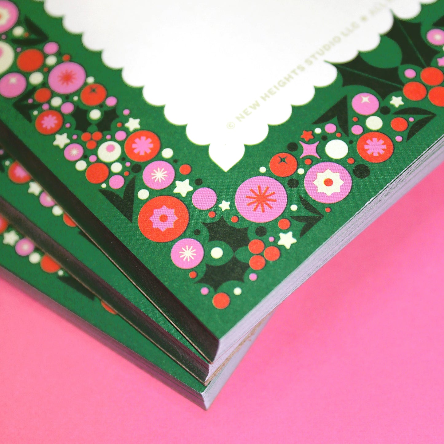 "Cheerful Garland" Christmas Notepad Stationery (4x6)